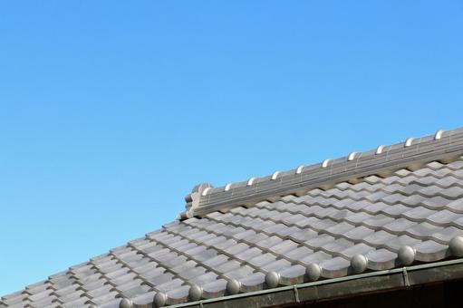 【前橋市】外壁・屋根専門店ミタカプラスペイント　瓦の固定義務化 画像