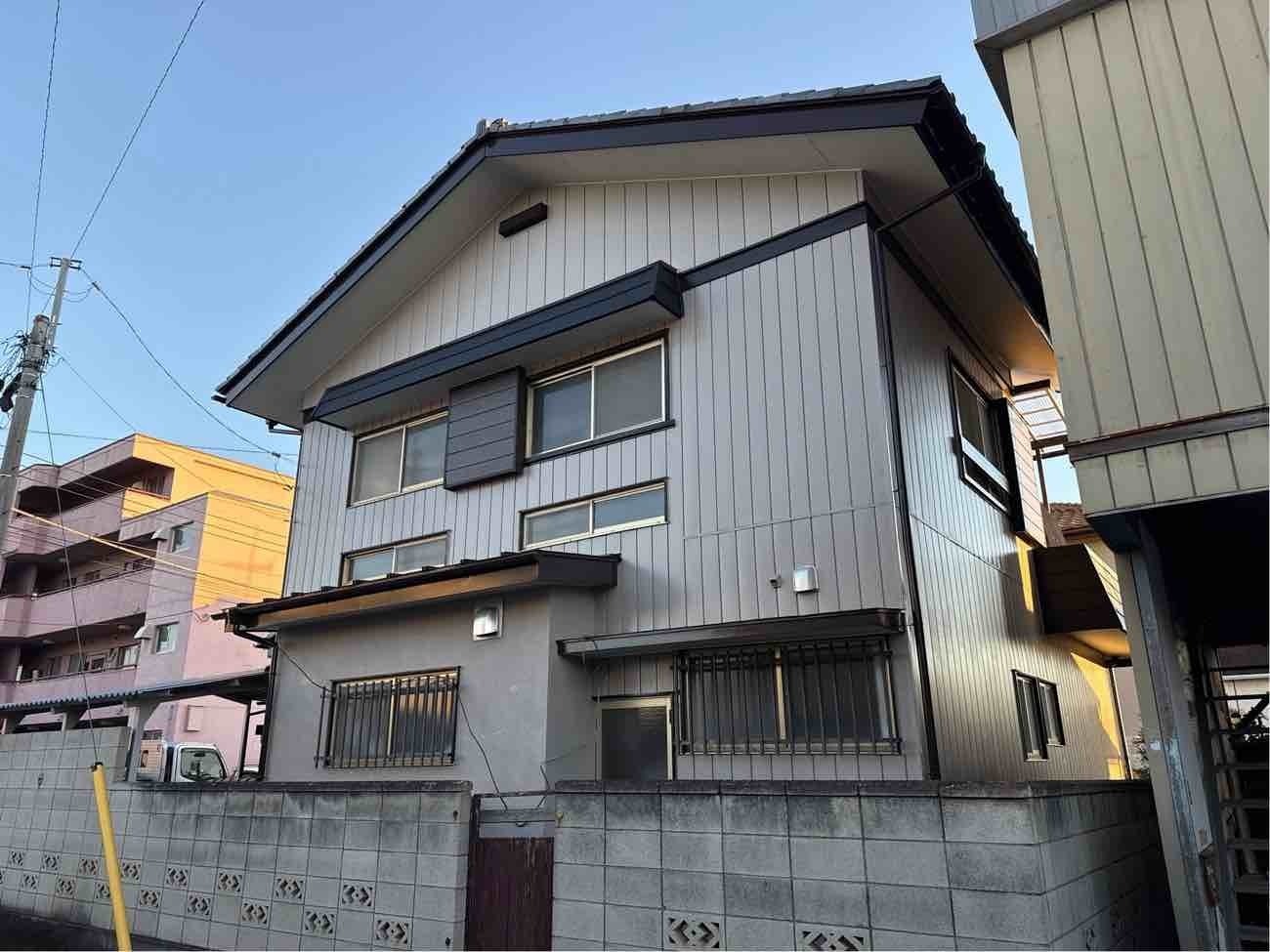 前橋市 M様邸 外壁・駐車場屋根塗装工事・軒天上張り工事 画像